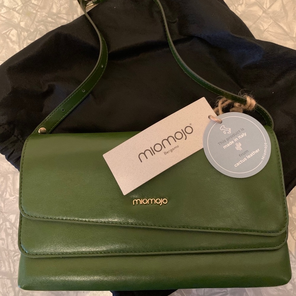 Miomojo green cactus leather italian clutch